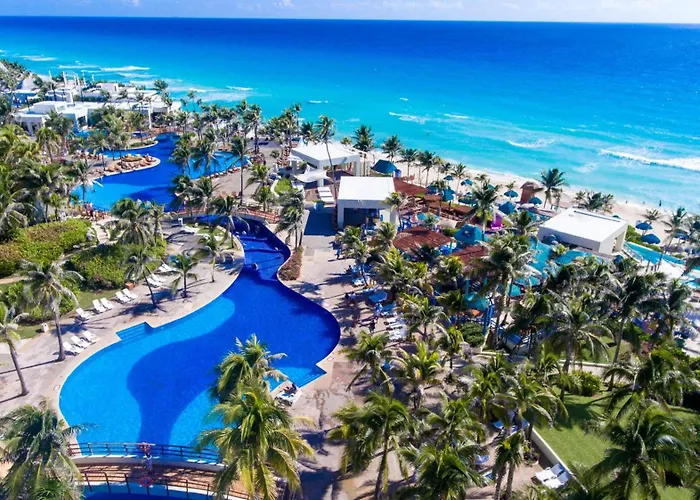Luxury hotel only: The Grand Oasis Cancun